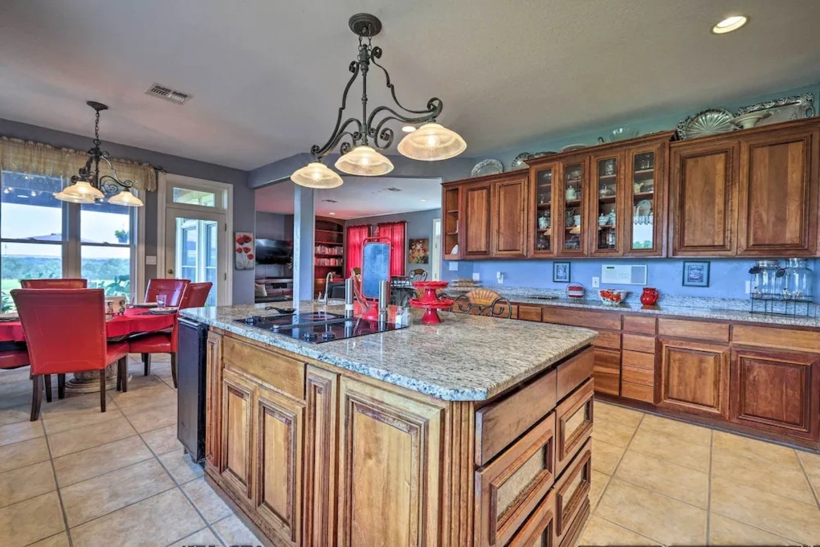 Extravagant 4,500 Sq Ft Home in Hill Country!