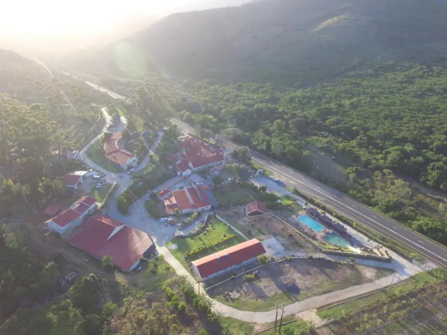 Stone Crescent Hotel