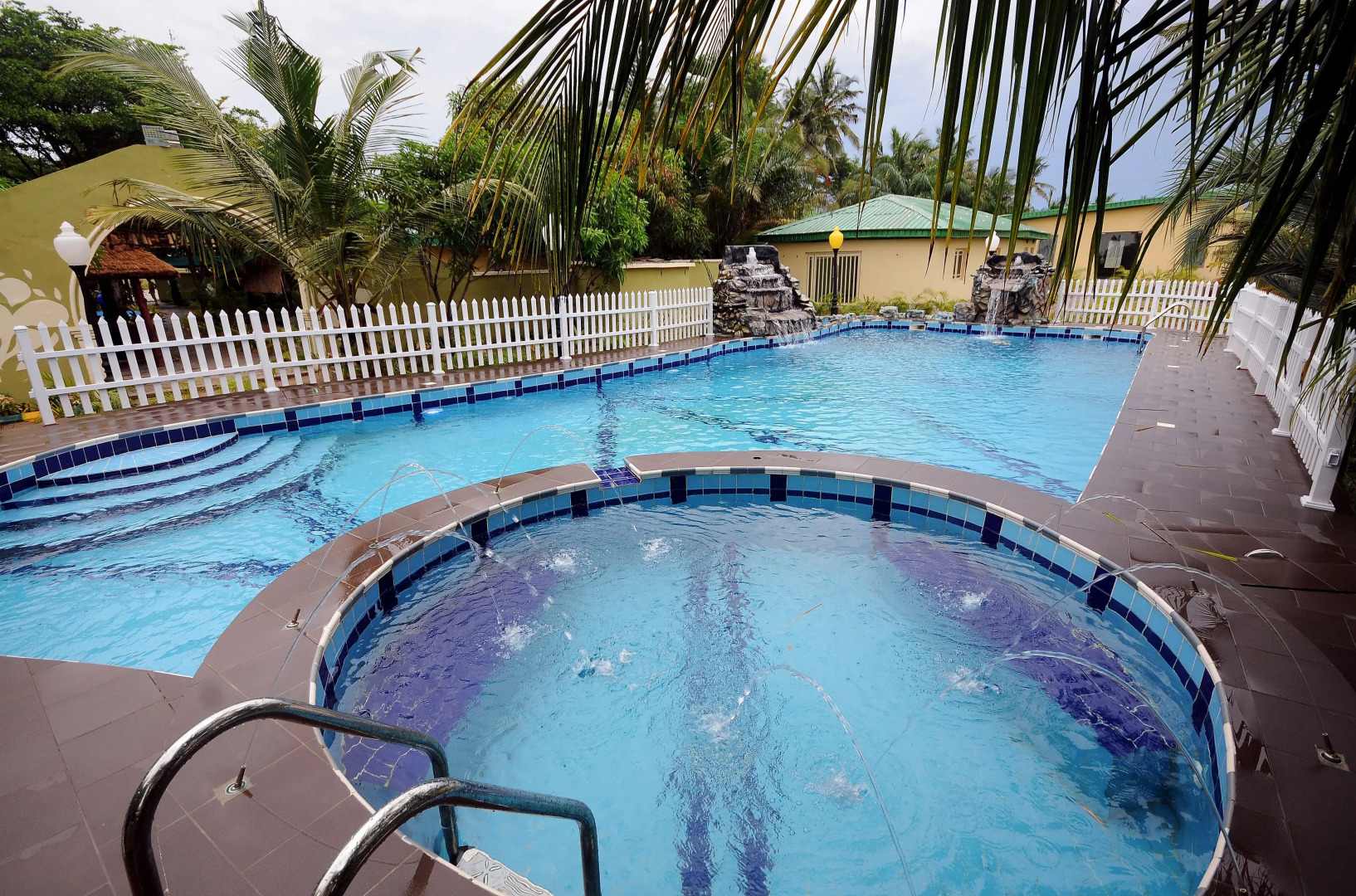 Honeyland Beach Resort