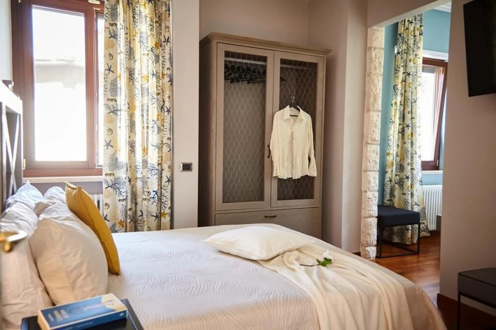 B B D Aprile Camera Primula