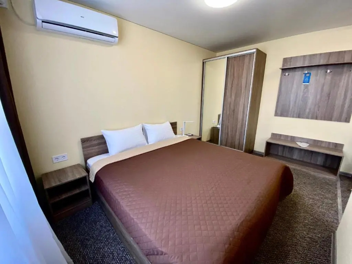 Отель «Явир»