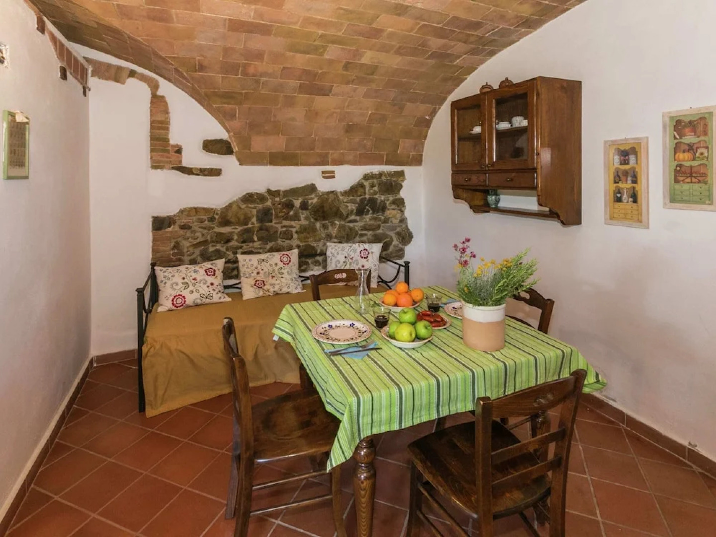 Apartment in a Rustic House in the Tuscan Hills Near the Sea