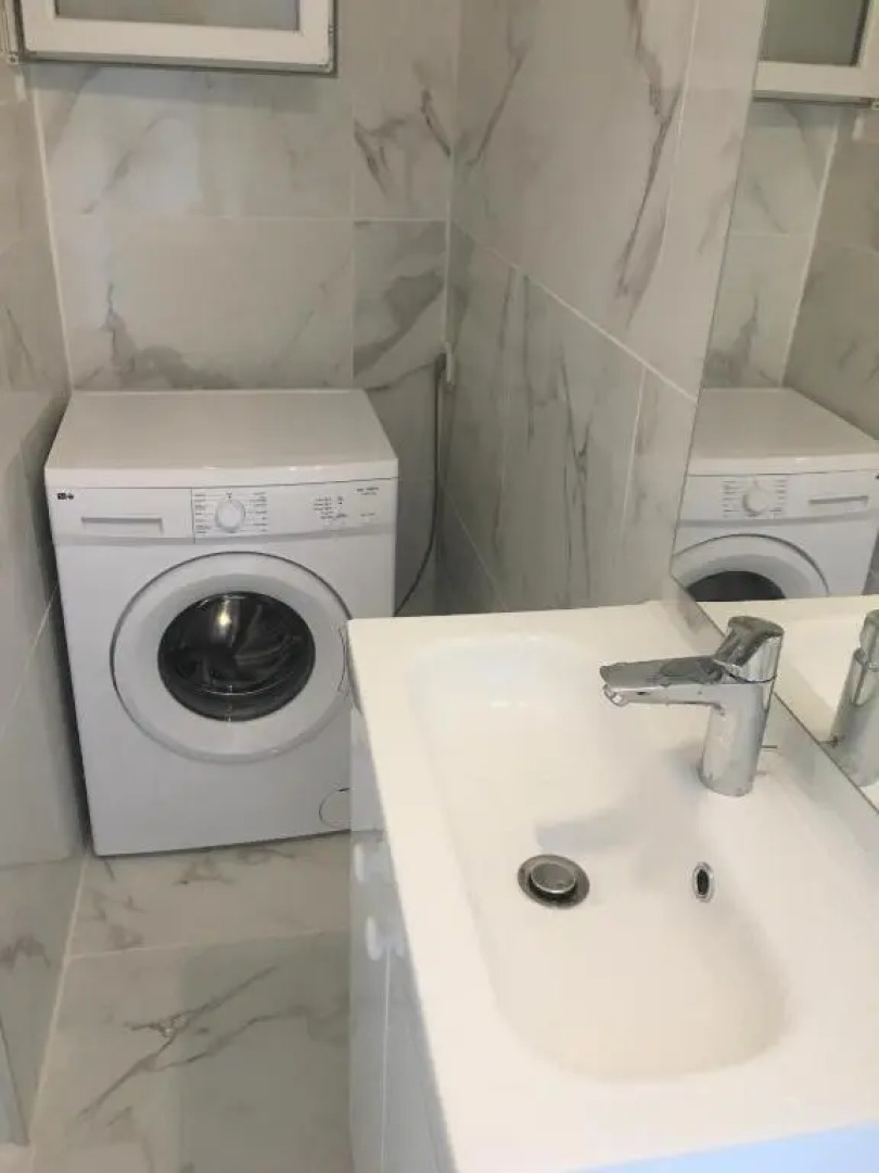 Super petit 2 pièces à 2 minutes de la plage