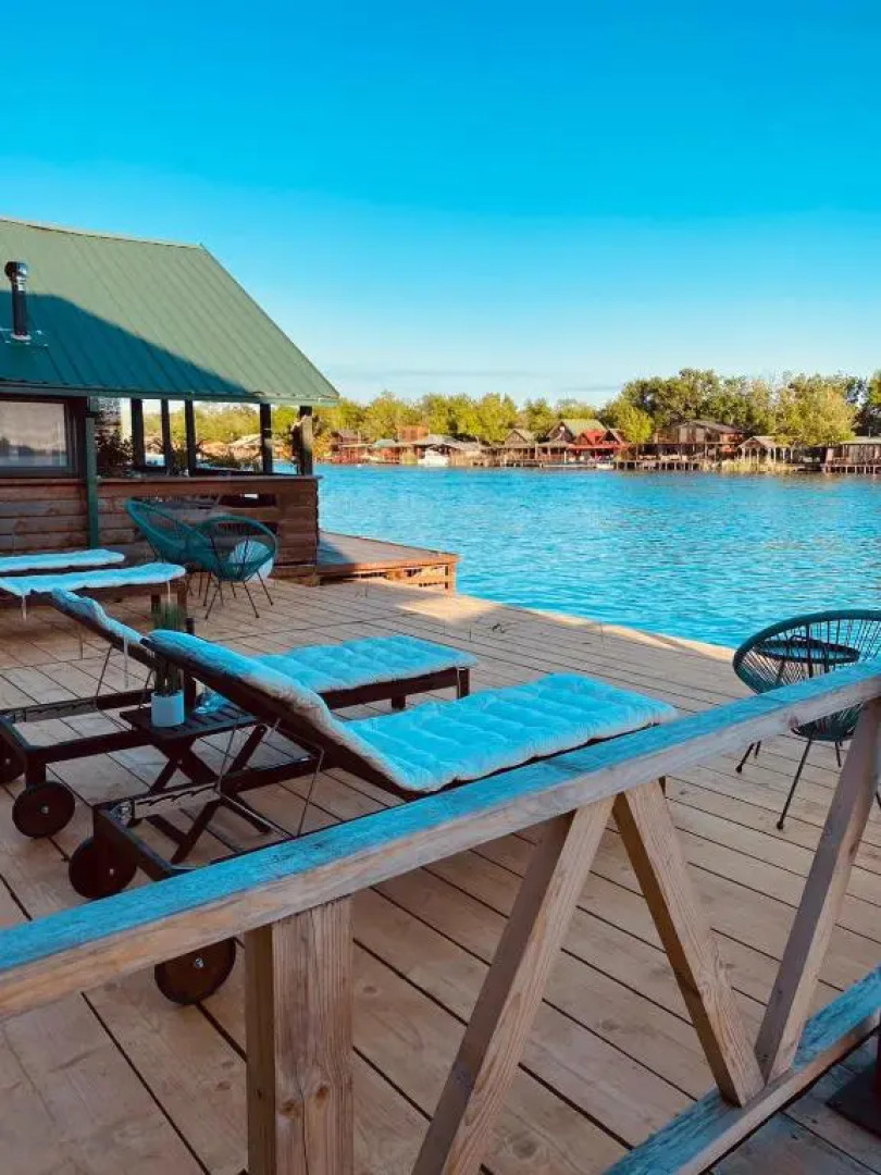 ADA BEACH HOUSE mit Wasserzugang