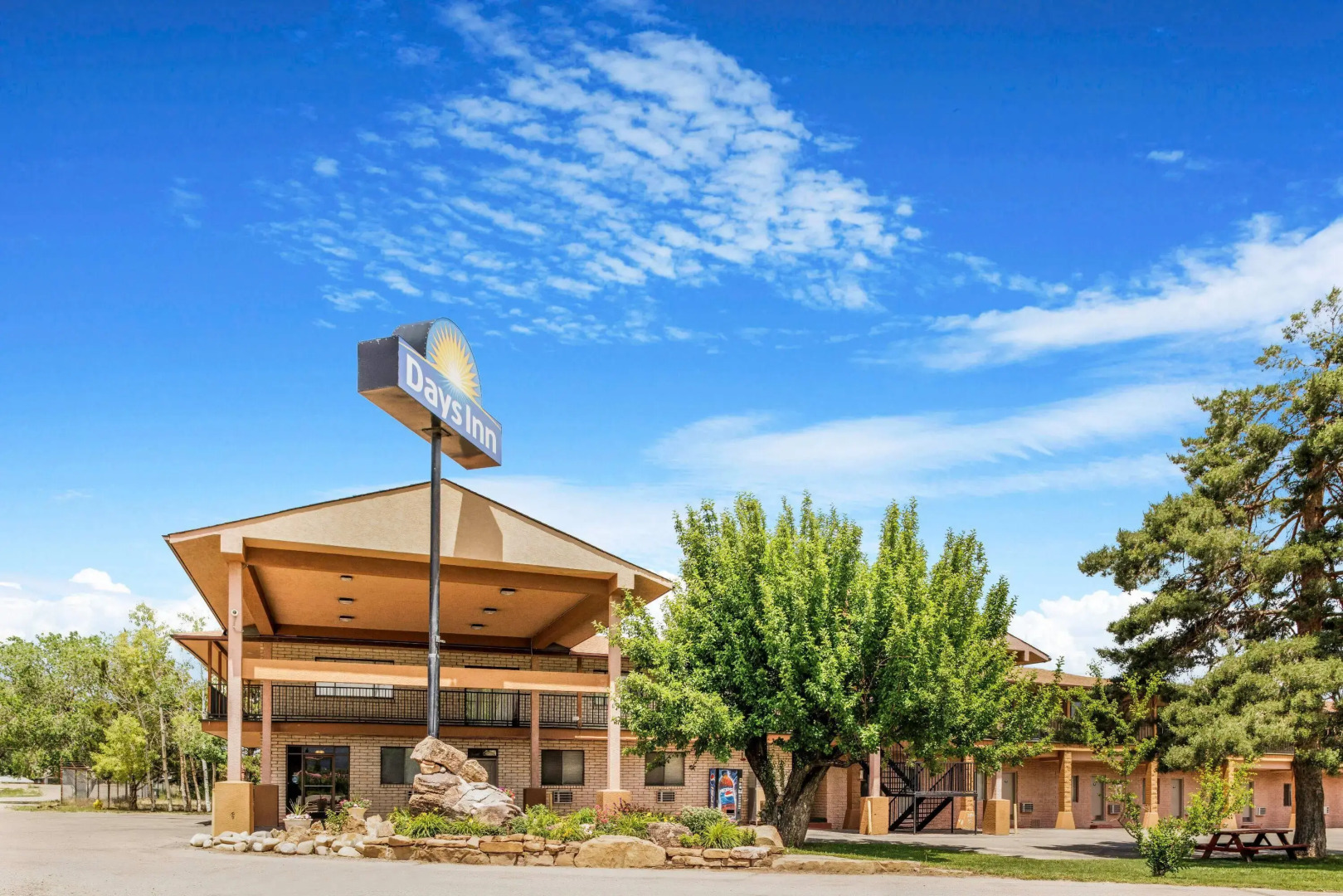 Days Inn by Wyndham Cortez