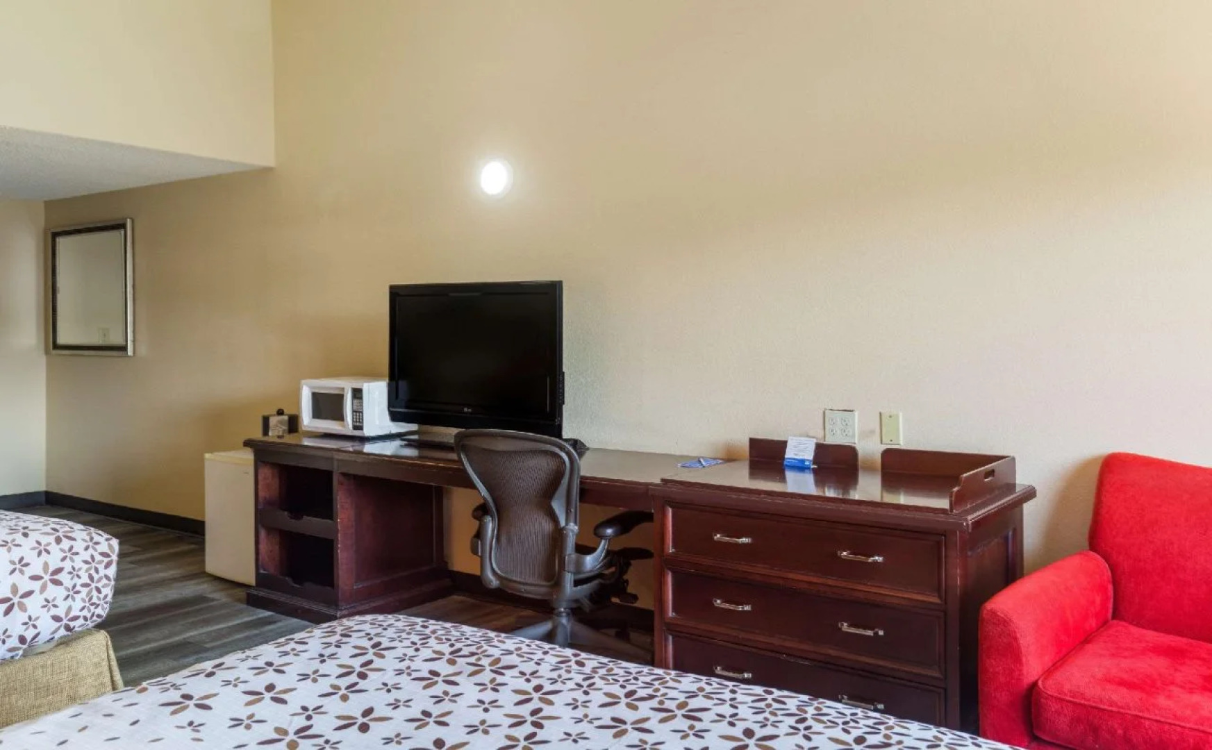 Rodeway Inn & Suites Stroudsburg - Poconos