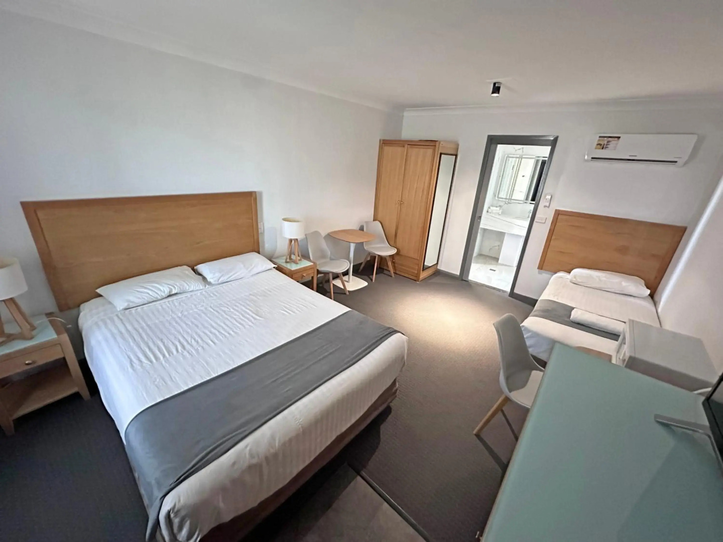 Spa Village Travel Inn