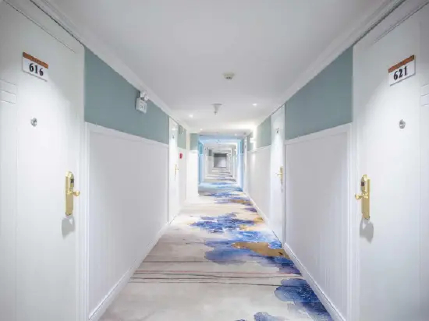 Dongfang Business Hotel