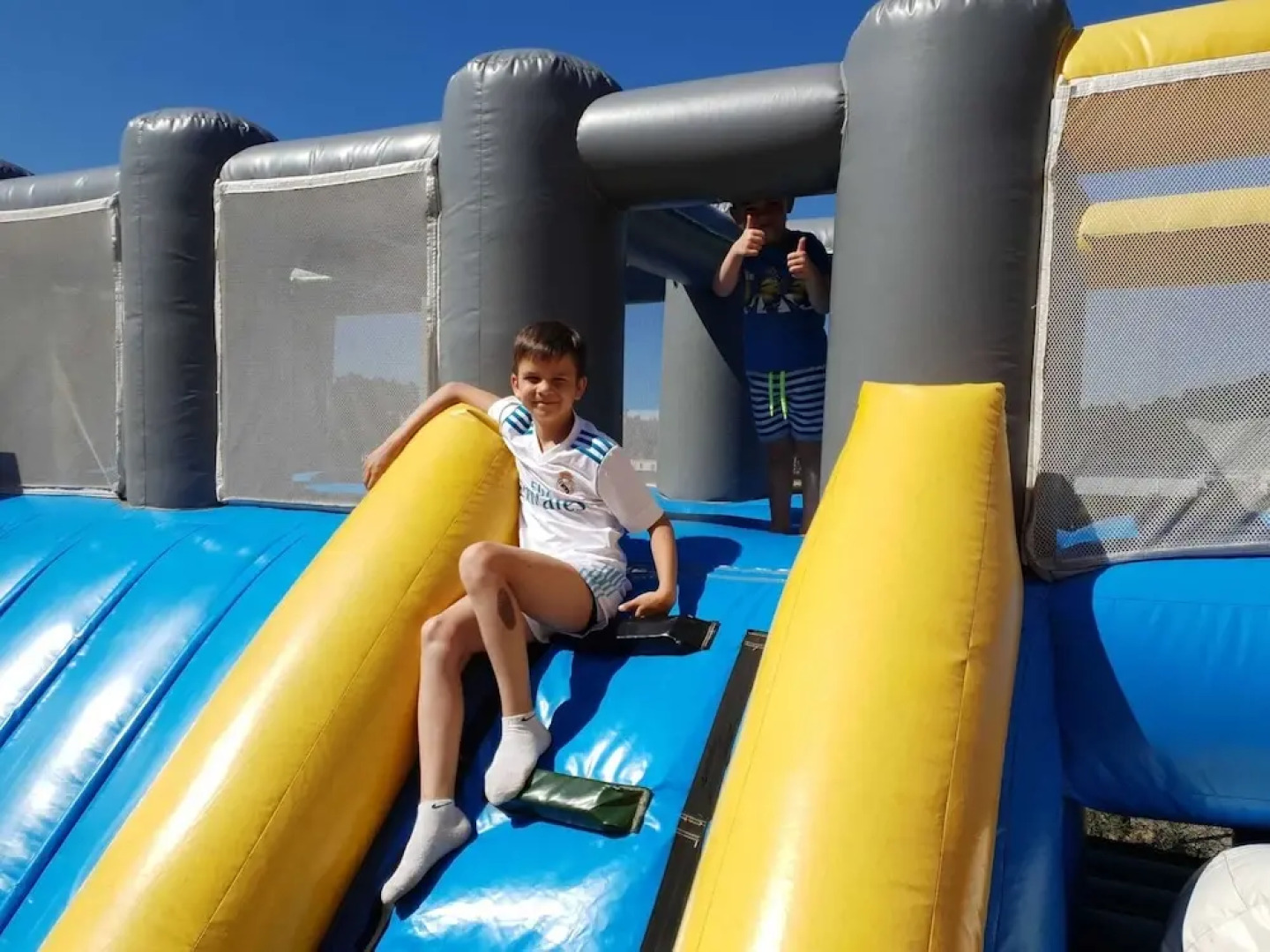 Neat Chalet With Microwave, Antwerp at 39 km