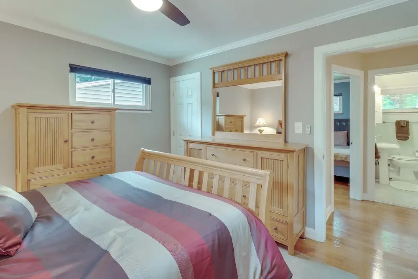 Royal Oak Home: 13 Mi to Downtown Detroit