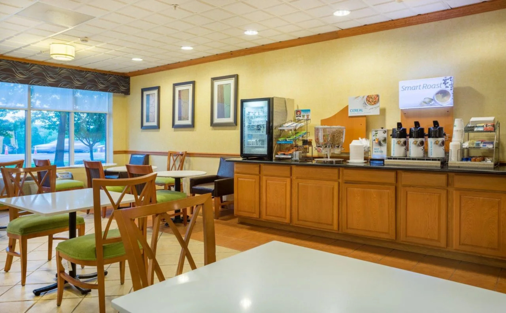 Holiday Inn Express Hotel & Suites Woodbridge by IHG