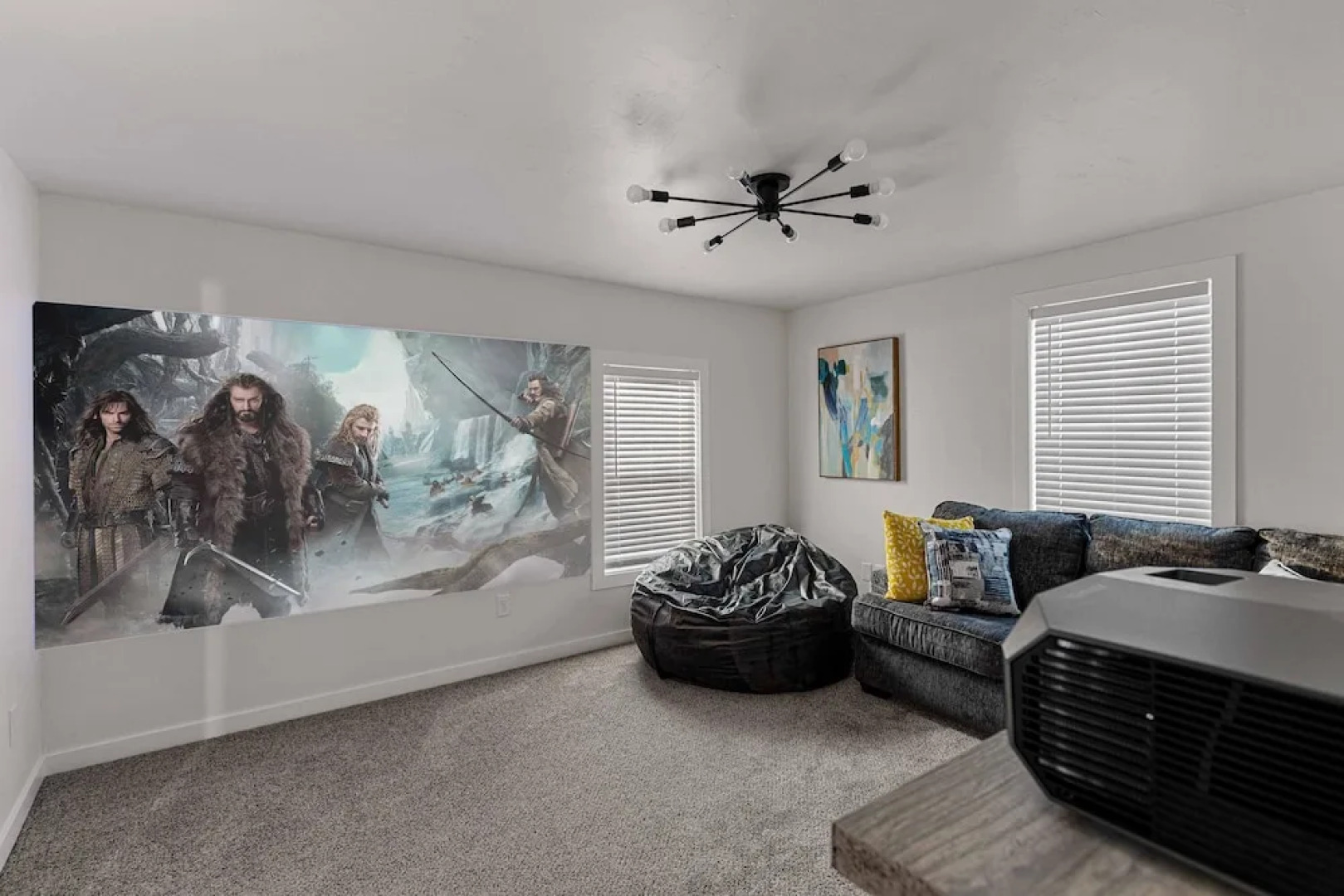 Small Town Retreat- 5br- Movie Theater Room