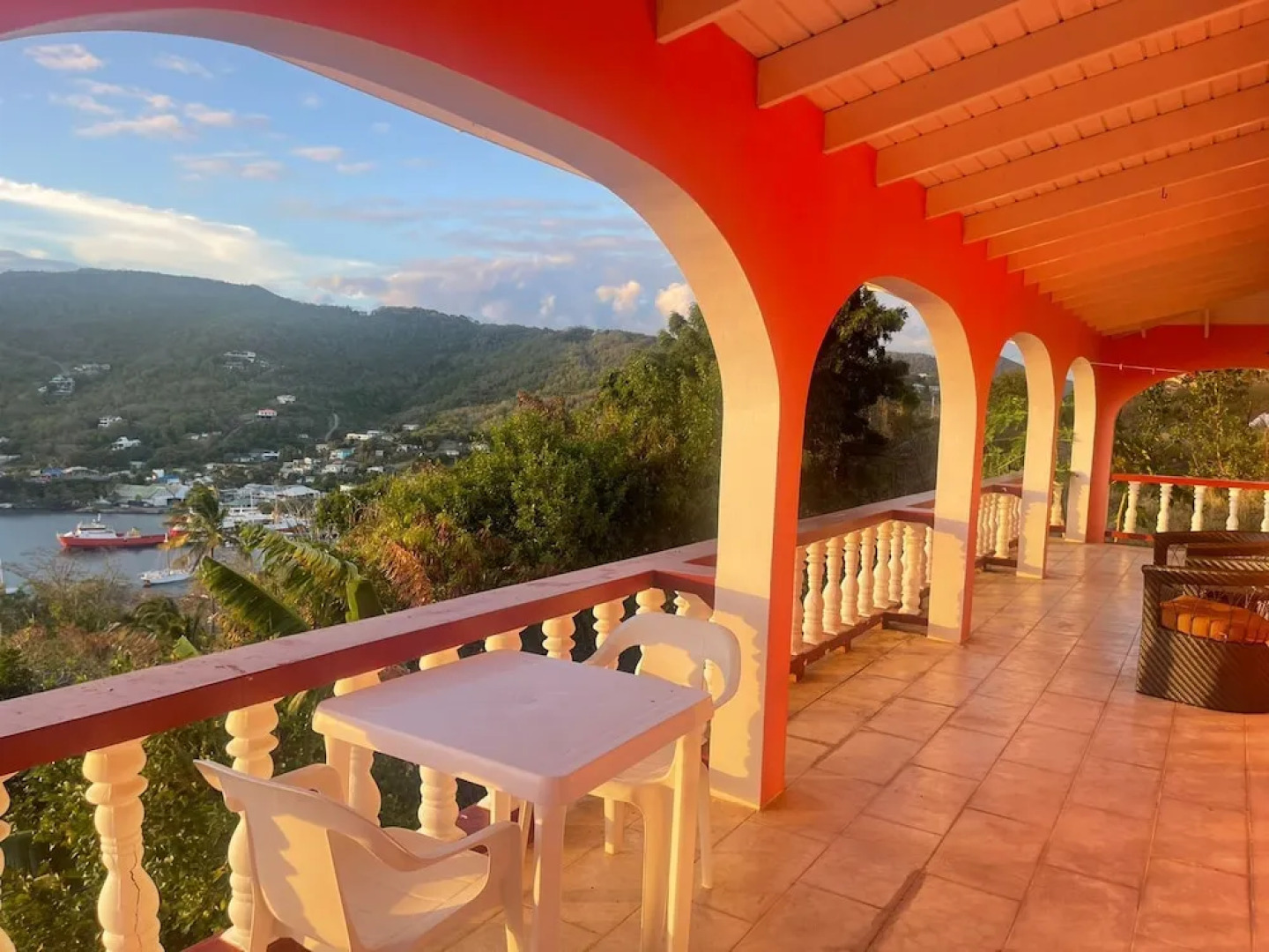 Immaculate 3 Bed Villa Overlooking Admiralty Bay