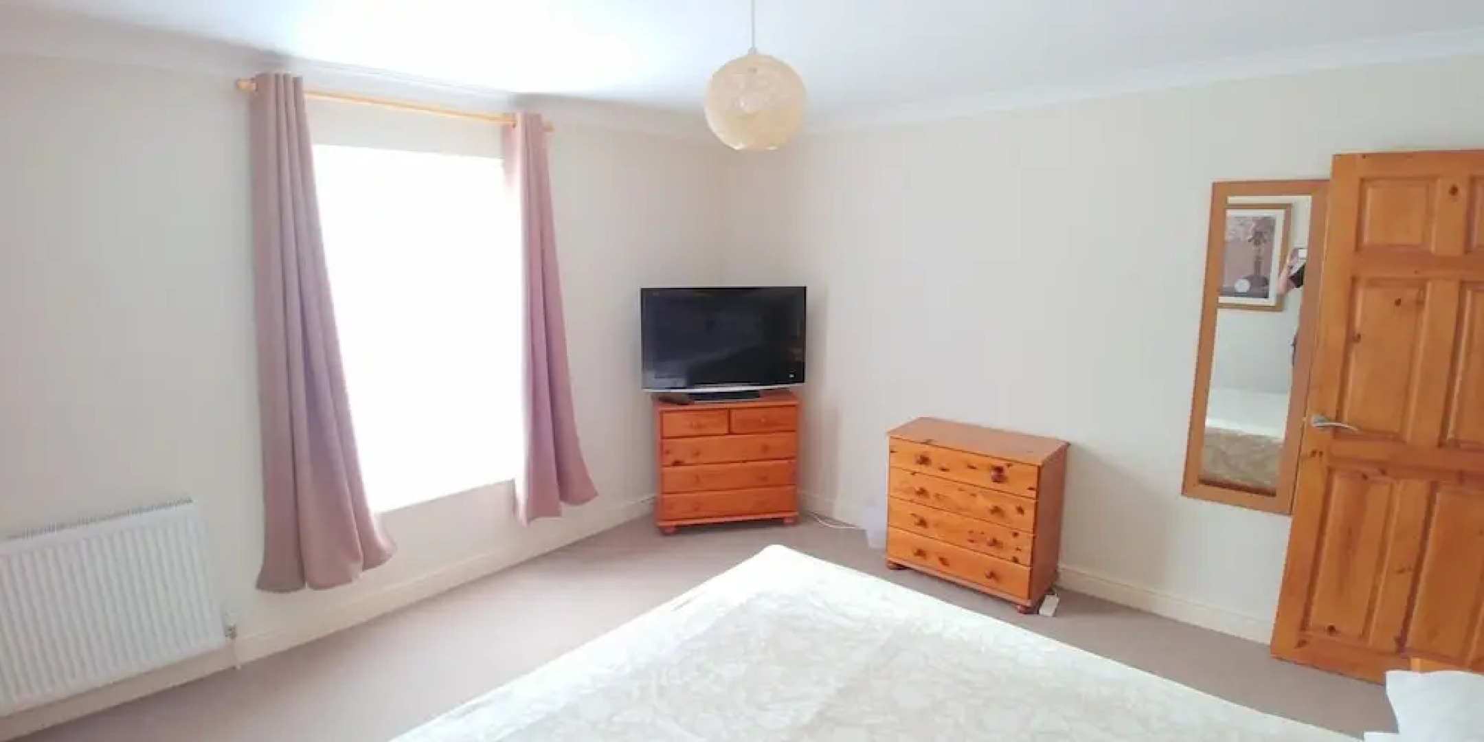 Spacious 3-bedroom House With Superfast Wi-fi