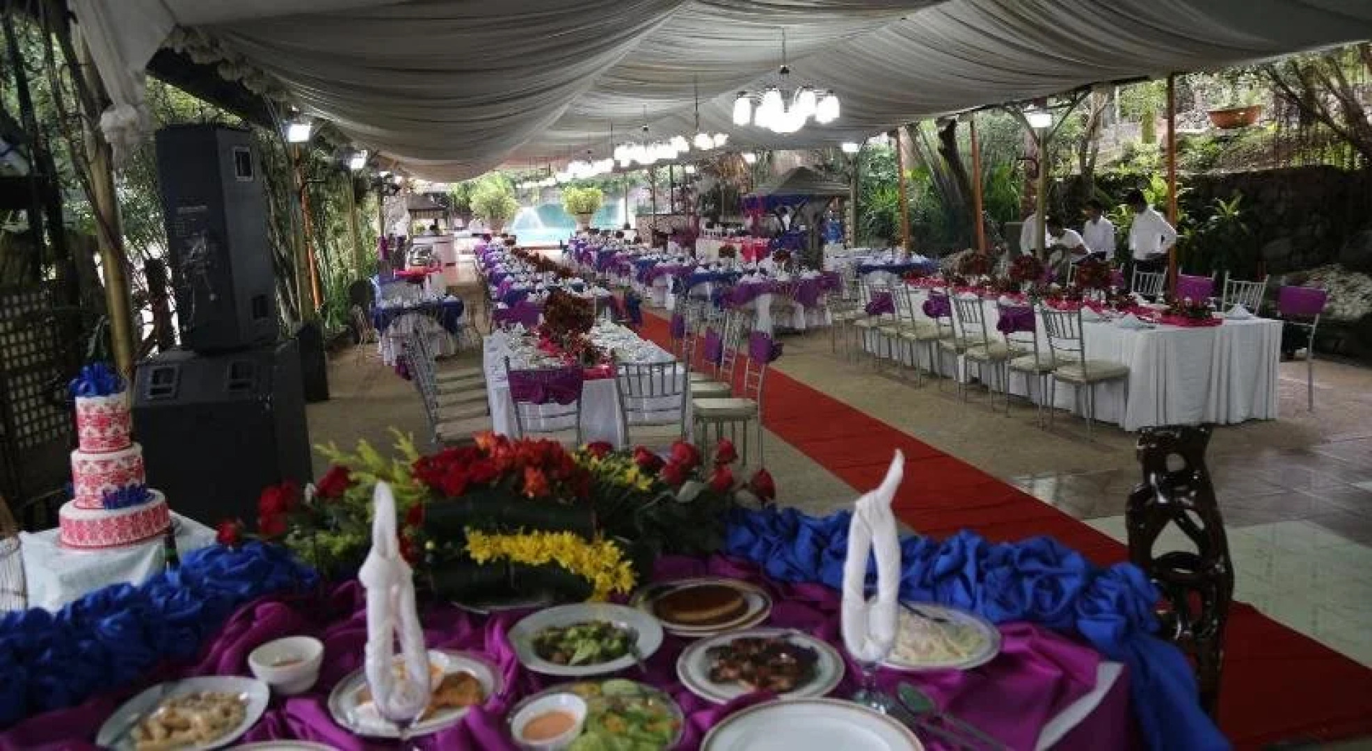 Kamayan sa Palaisdaan Hotel and Resort