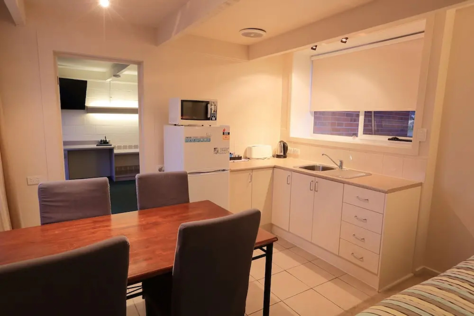 Econo Lodge Absolute Lake Entrance