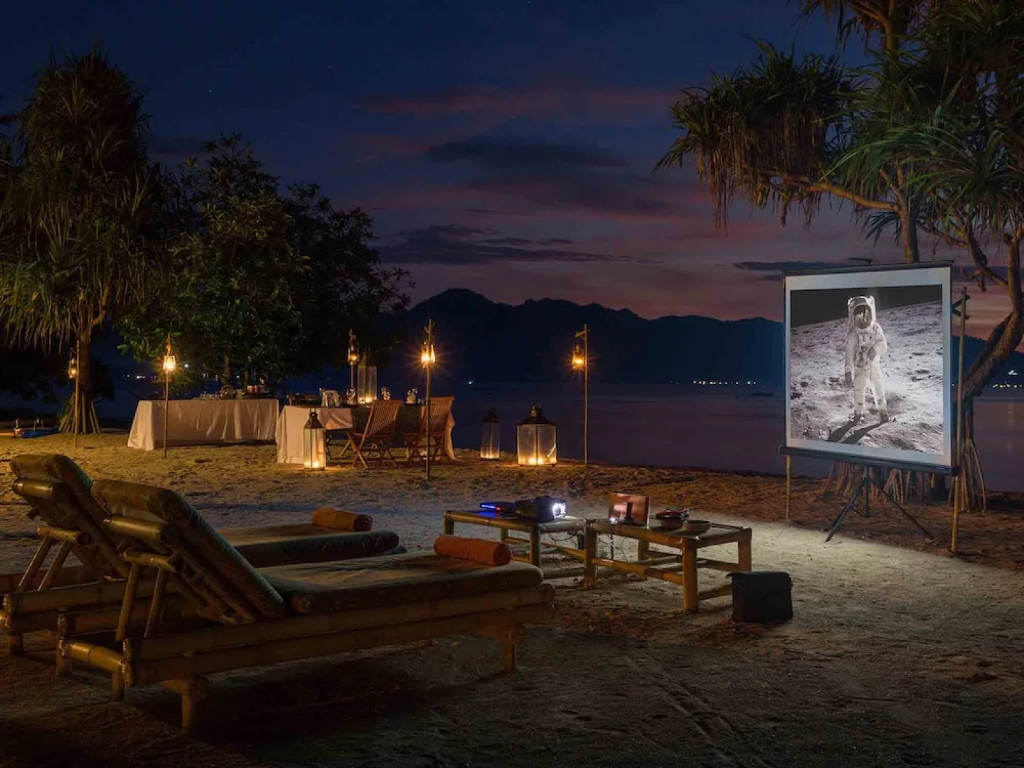 Sira Beach House