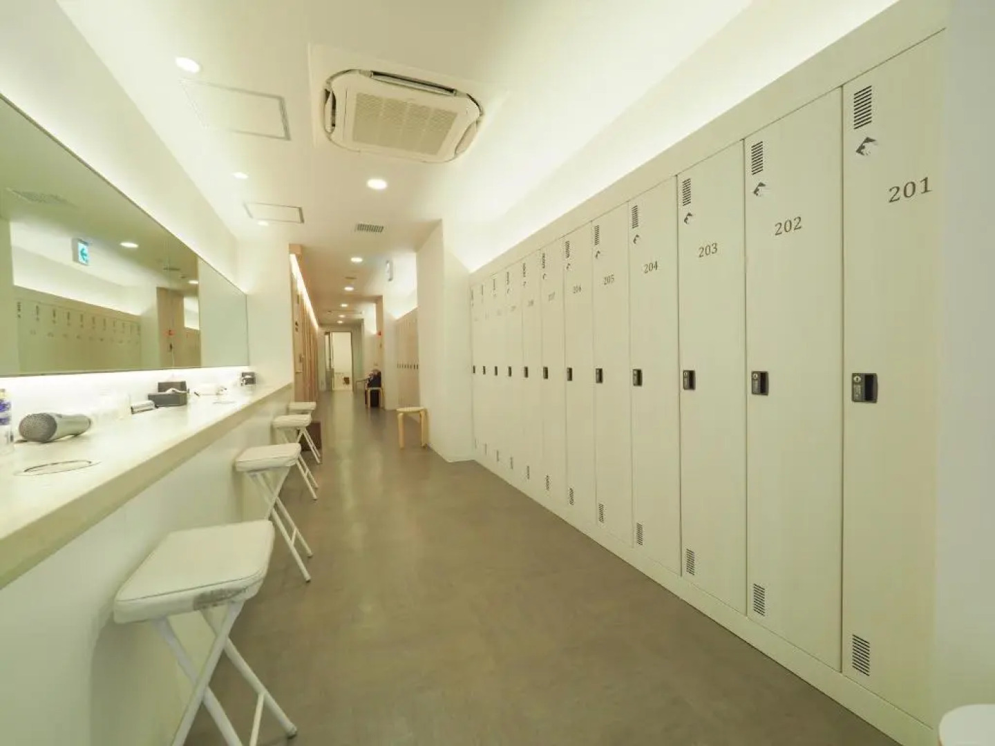 Leo Yu Capsule Hotel Nishifunabashi