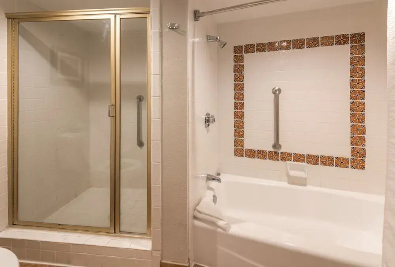 Radisson Suites Covina