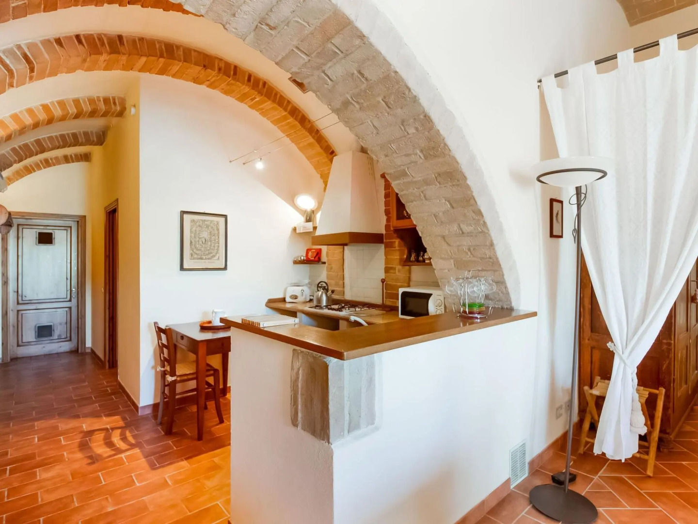 Boutique Cottage in Poggibonsi with Pool