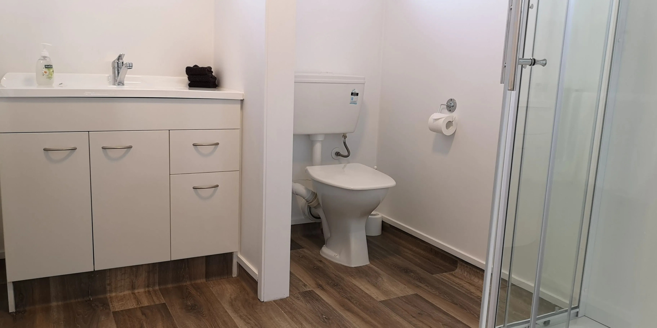 Colonial Lodge Motel