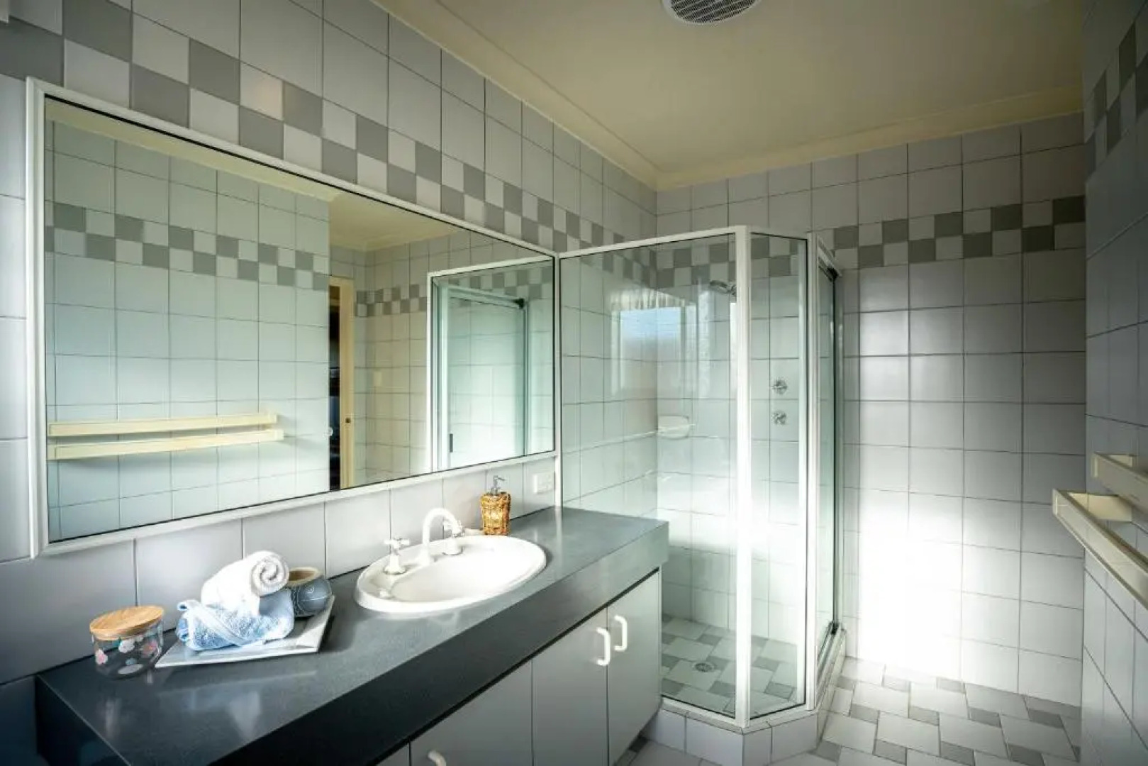 Mandurah Canal Beach House- 5 Mins Beach, Golf Course, City Centre, Parks