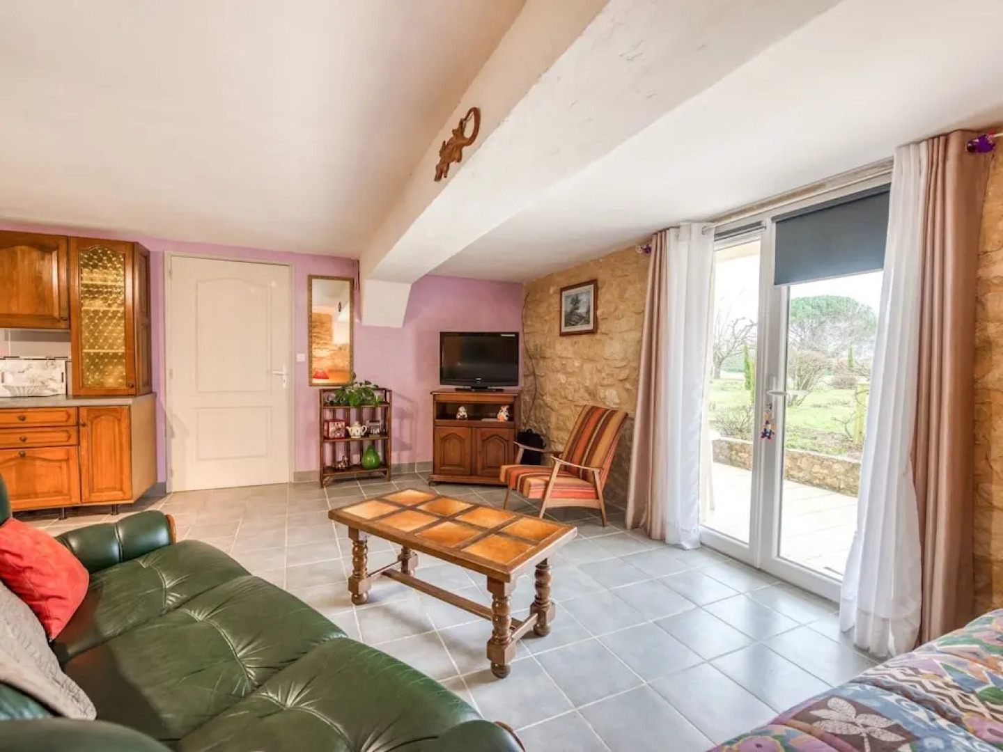 Accommodation With Pool and Large Garden Between Bergerac and Sarlat