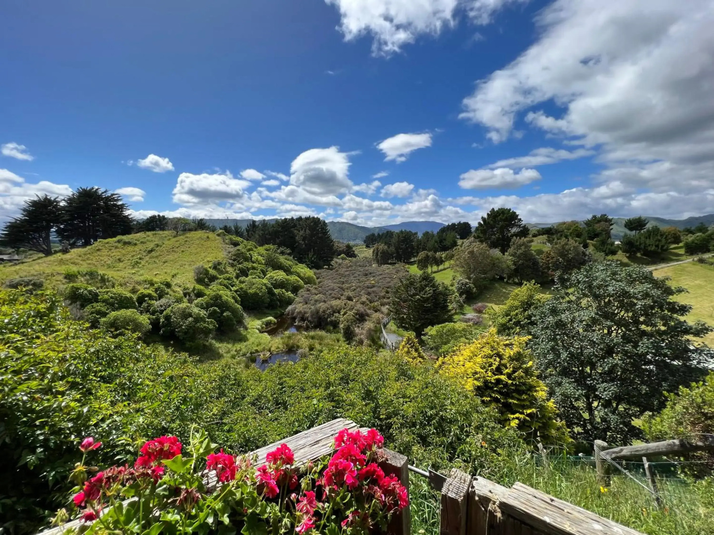 Tranquility Base - Waikanae Beach Holiday Home