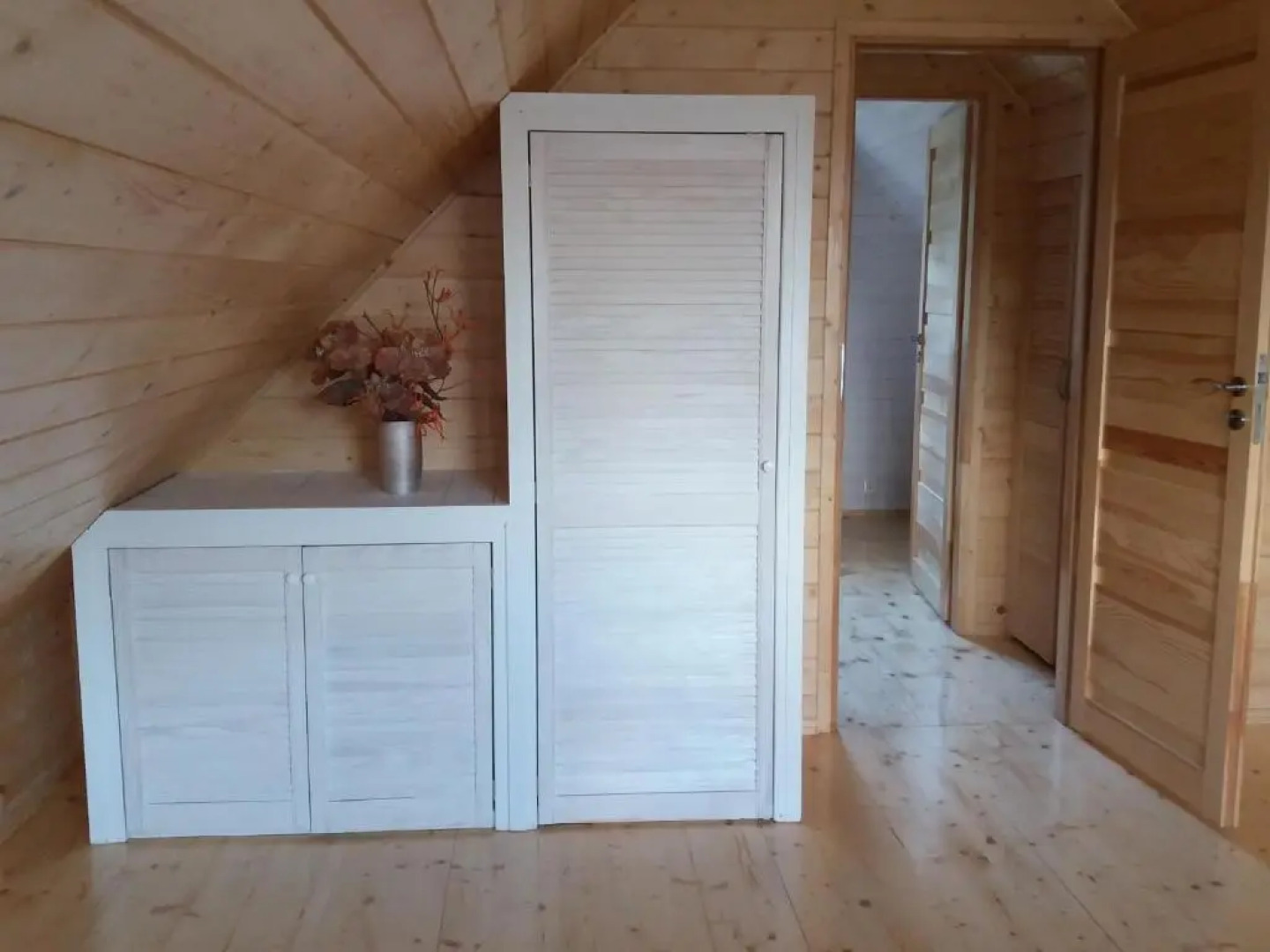 Szary Domek Nad Jeziorem 2