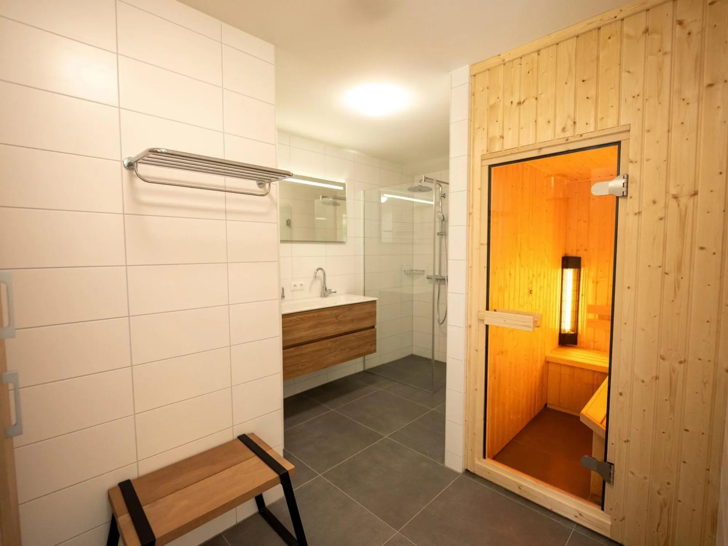 Luxurious villa with sauna, in a holiday park, 900 m. from the beach