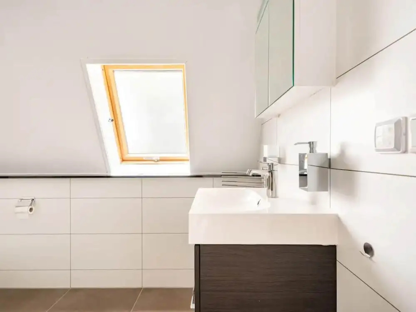 Charming Holiday Home in Poortugaal With Garden