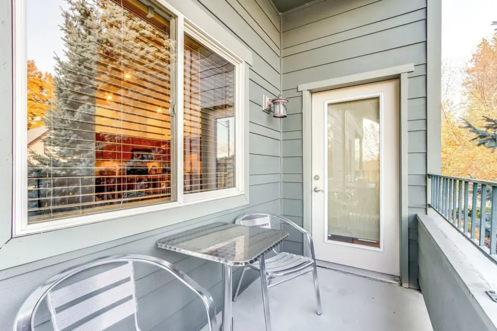 Walk Downtown: Modern 'coeur D'alene Getaway'