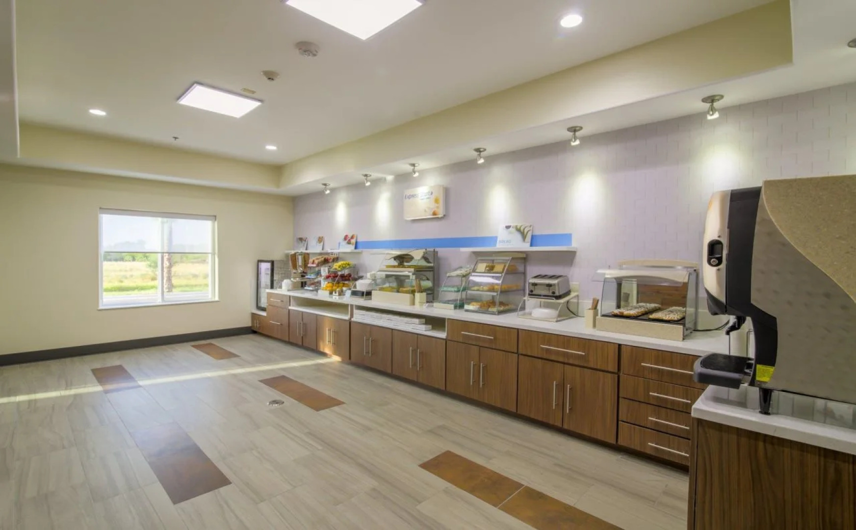 Holiday Inn Express & Suites Raymondville by IHG