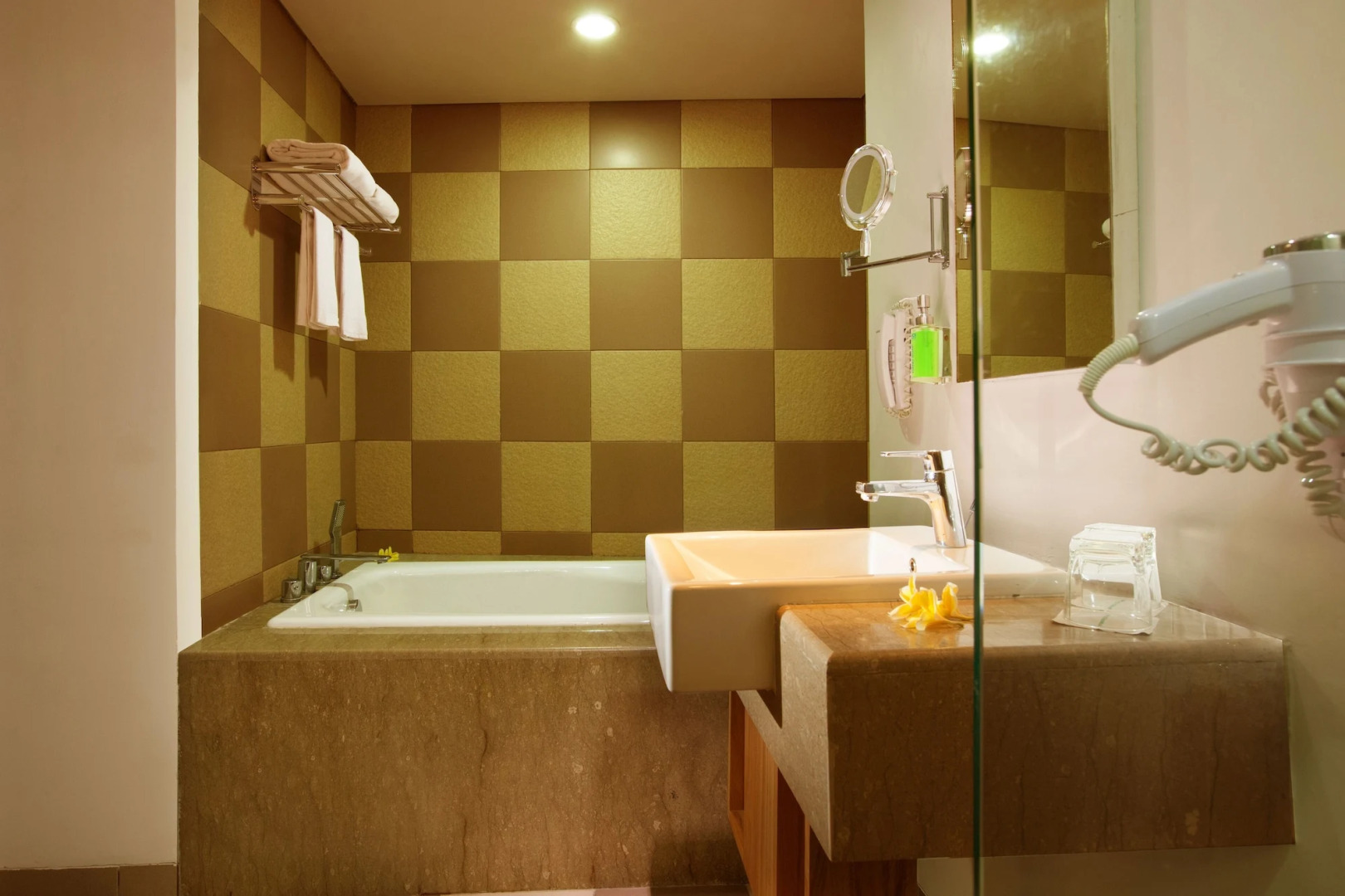 THE 1O1 Yogyakarta Tugu