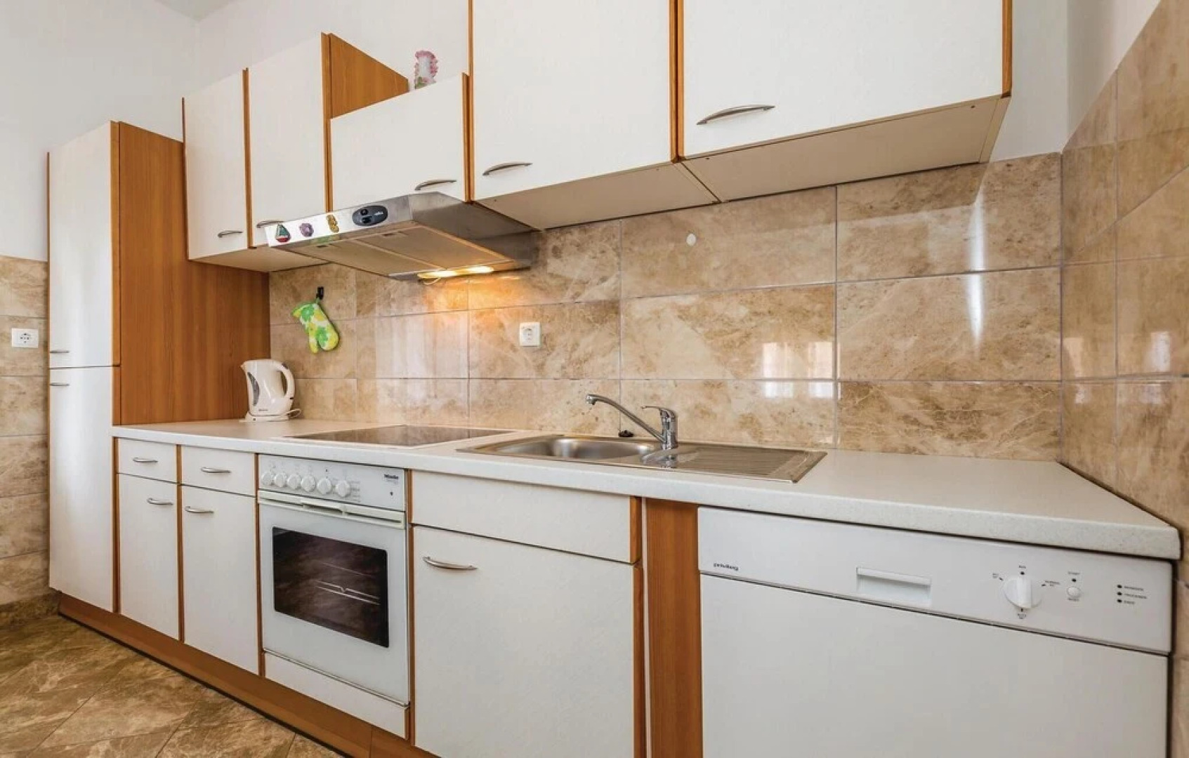 Stunning Apartment in Lukovo Sugarje With 2 Bedrooms