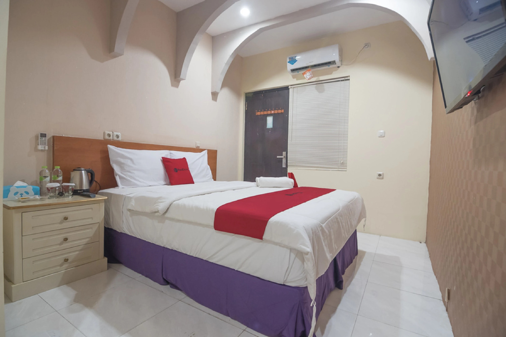 RedDoorz Premium @ Kahai Beach Lampung