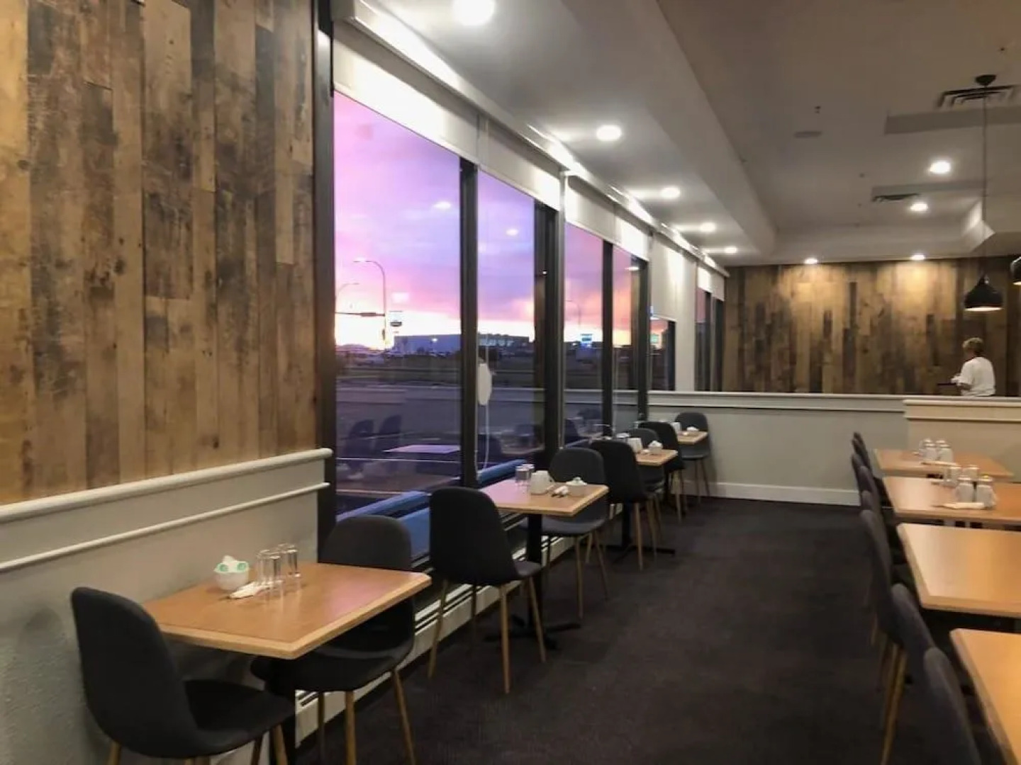 Camrose LeChateau Hotel