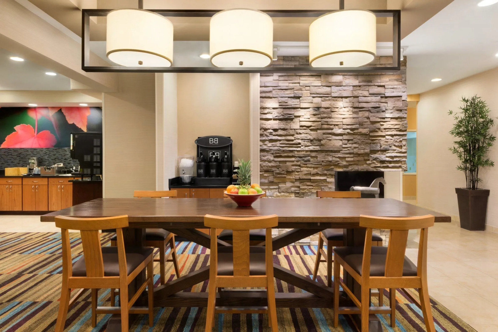 AmeriVu Inn & Suites - Grand Forks