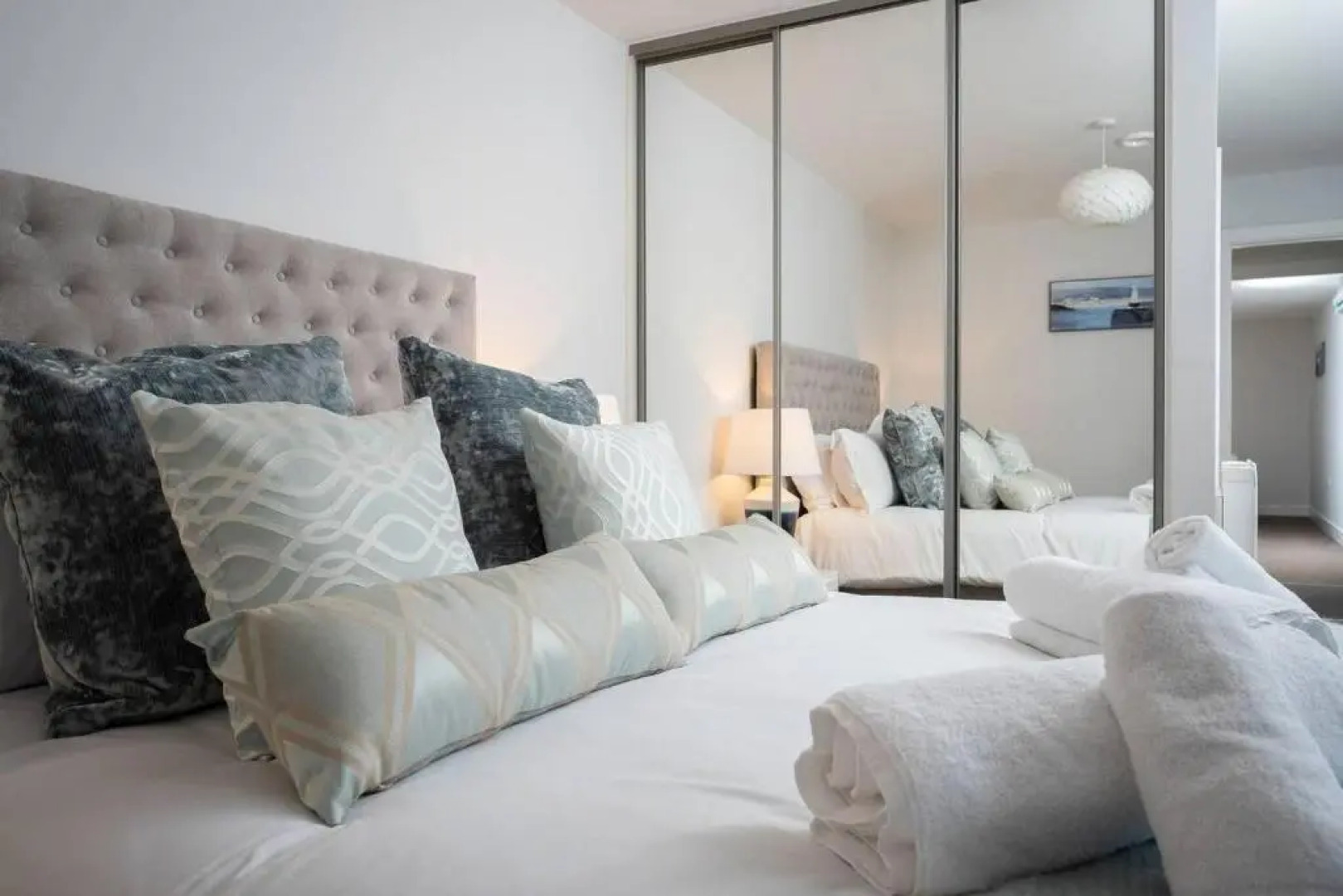 4br-8guests-balcony-beachview-pool-pets