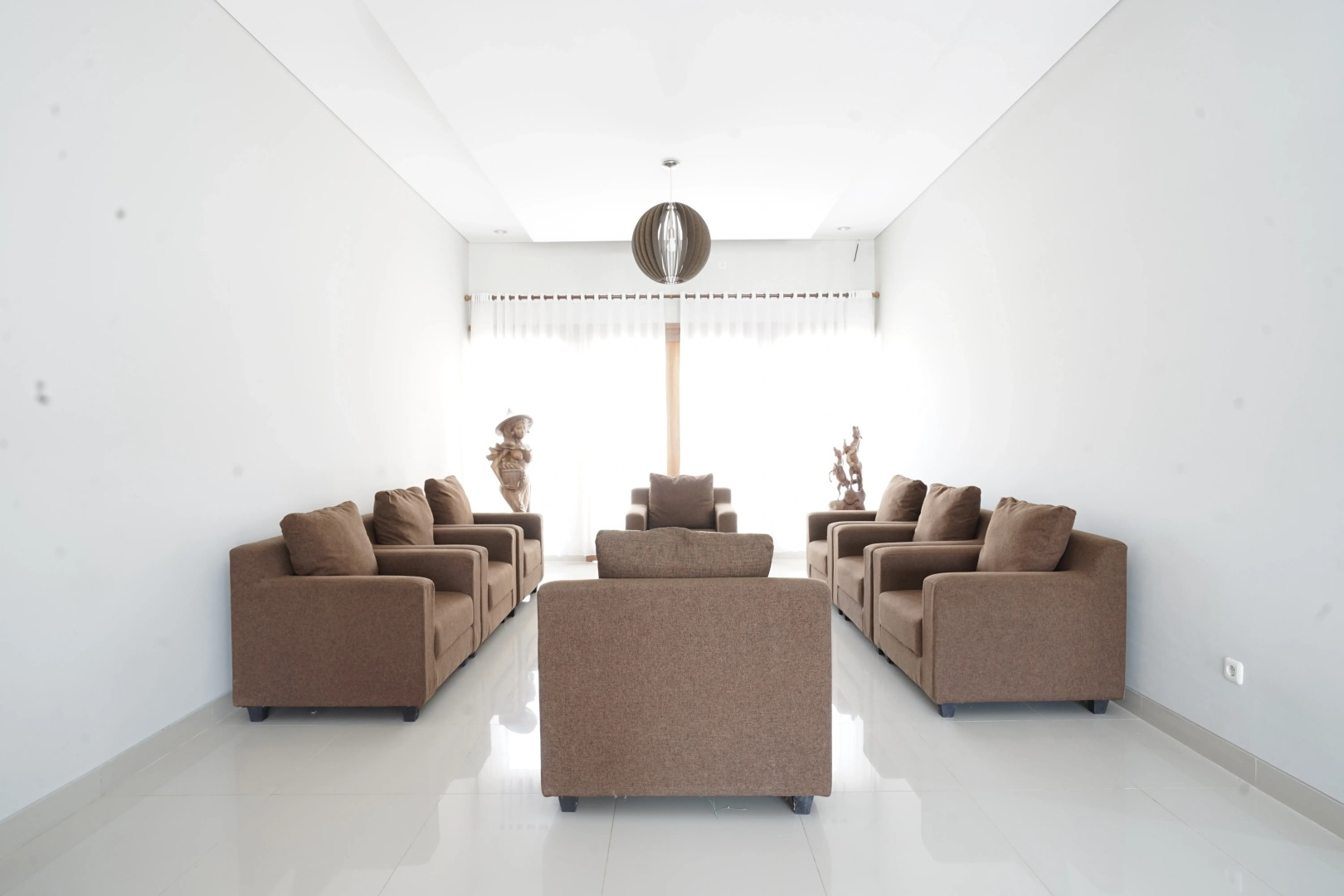 Capital O 1974 Grand Parigi Hotel