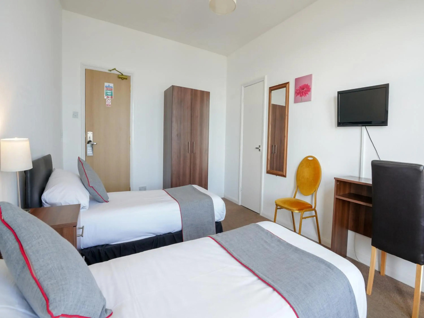 OYO Shanklin Beach Hotel