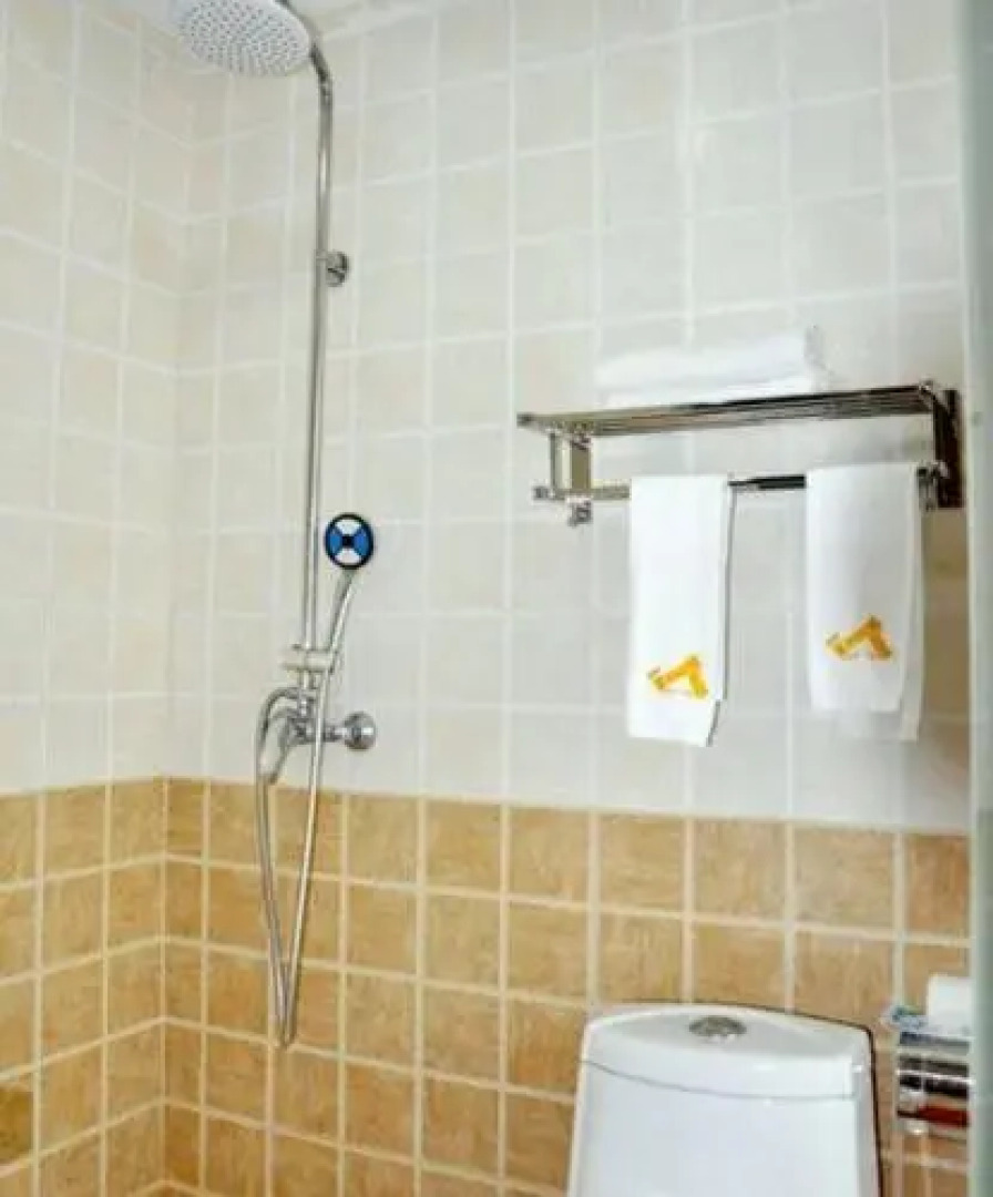 Haicheng Jintai Business Hotel