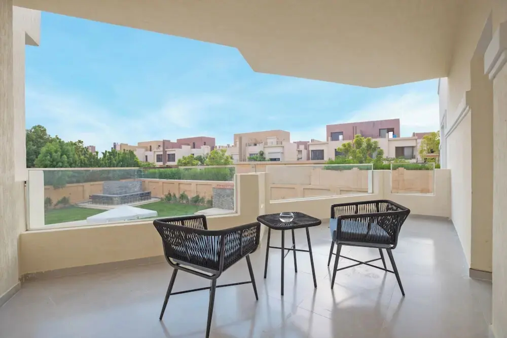 Seven Stays Zayed
