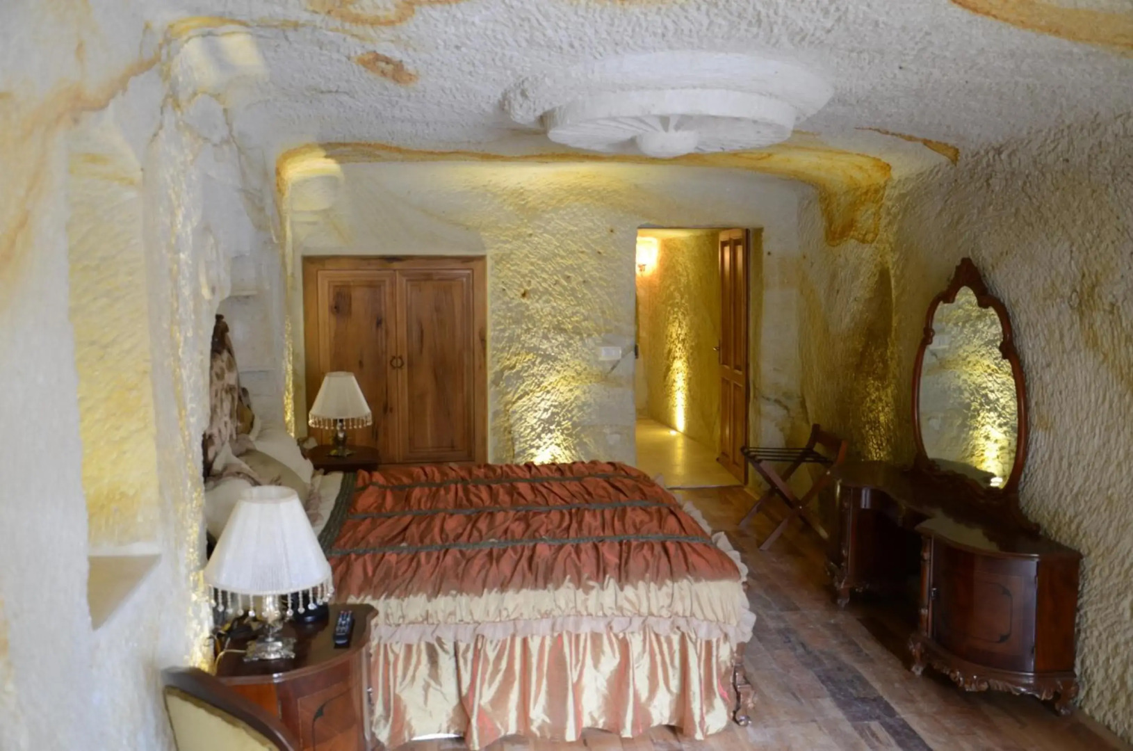 Golden Cave Suites