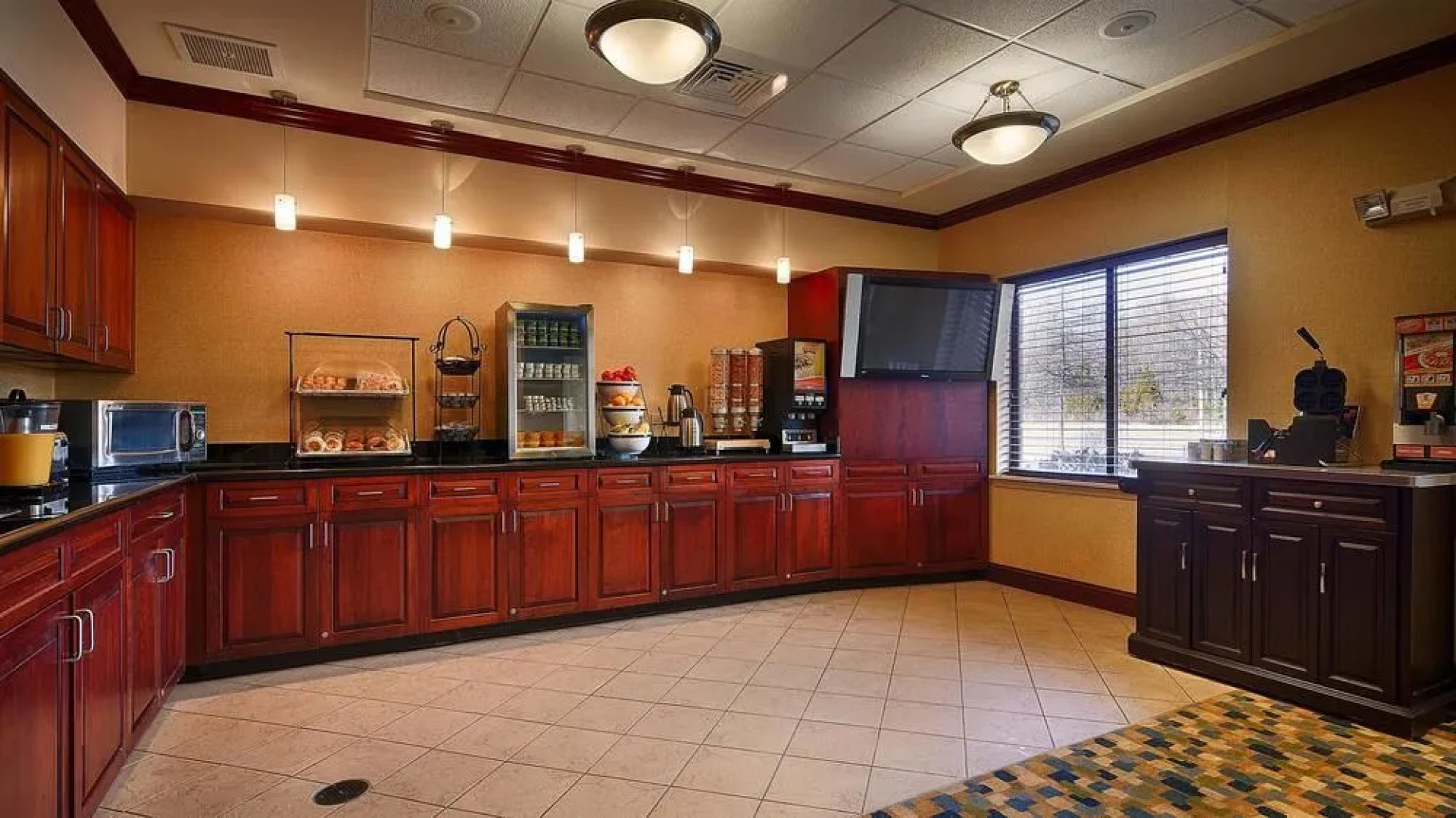 Holiday Inn Express & Suites Williamstown - Glassboro
