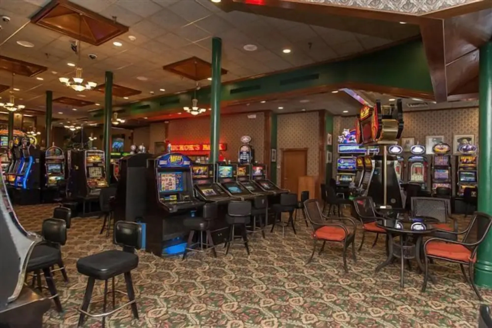 Hickoks Hotel and Gaming