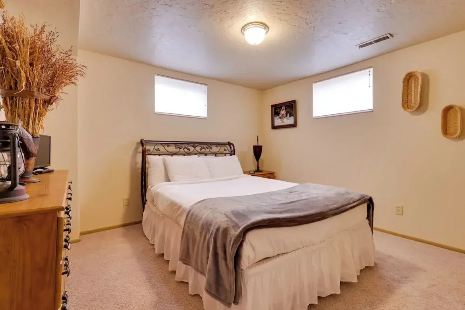 Parowan Escape With 2 Game Rooms, Deck & Yard!