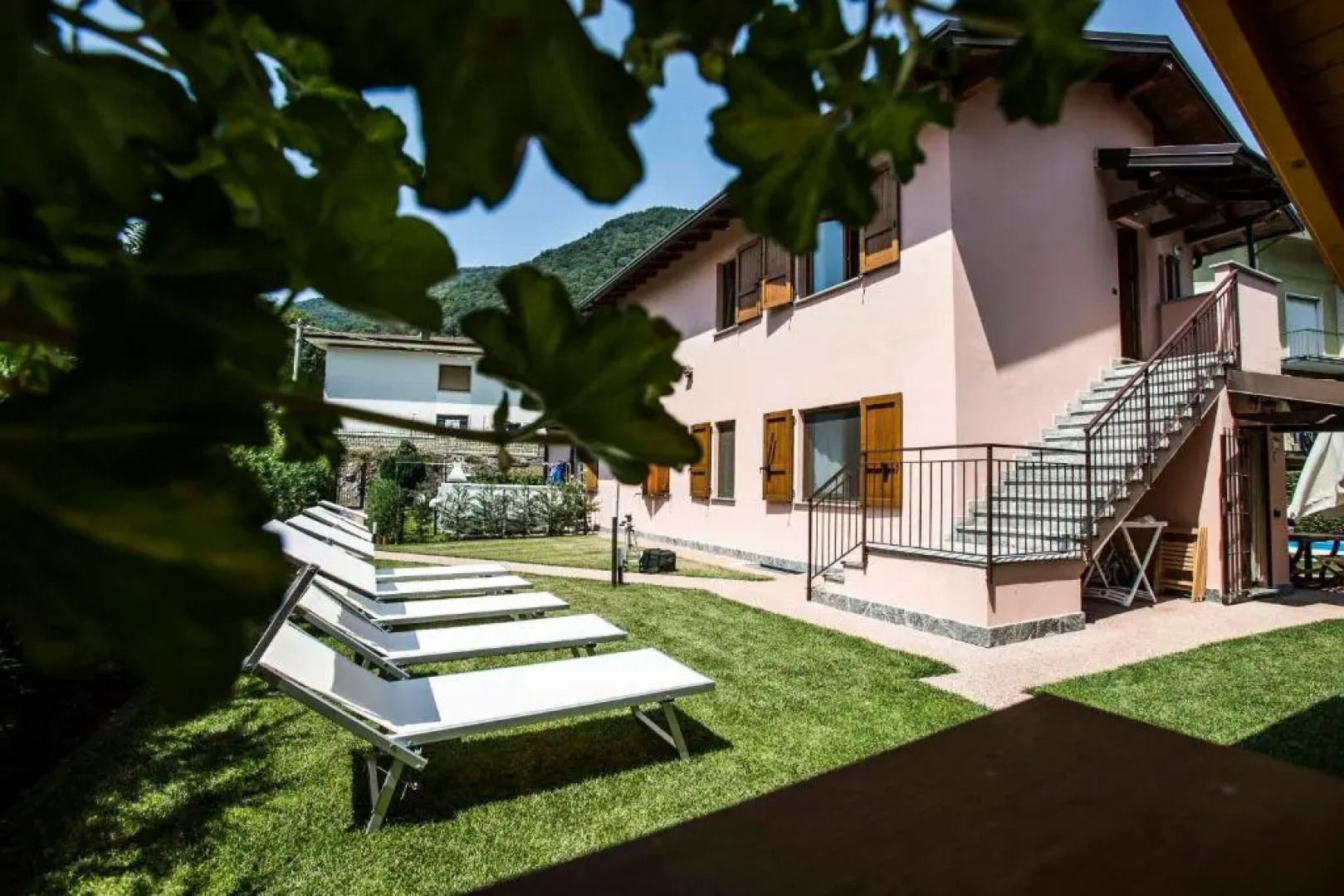 Laura's Holiday House on Como Lake