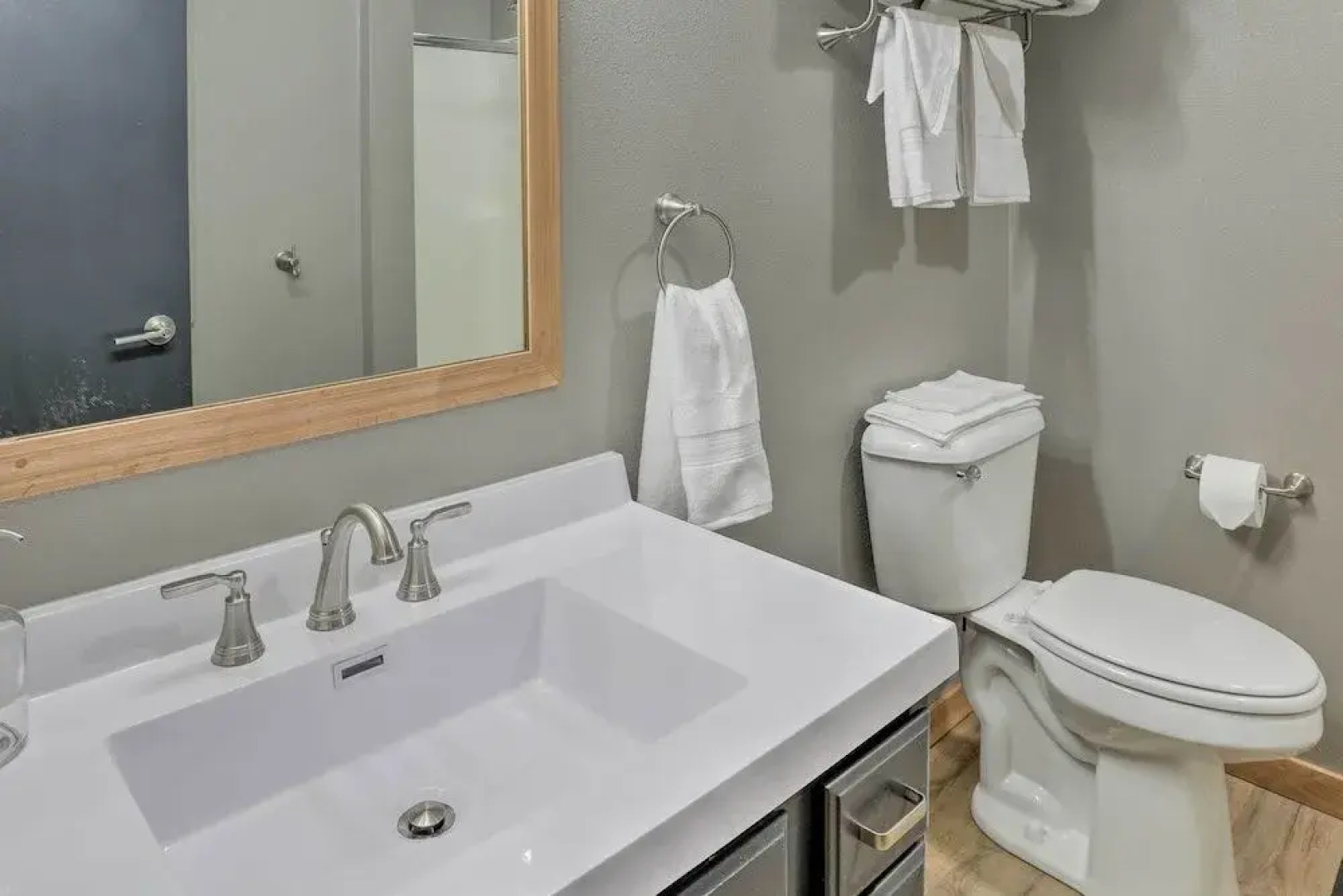 Modern Yankton Apartment Near Riverside Park!