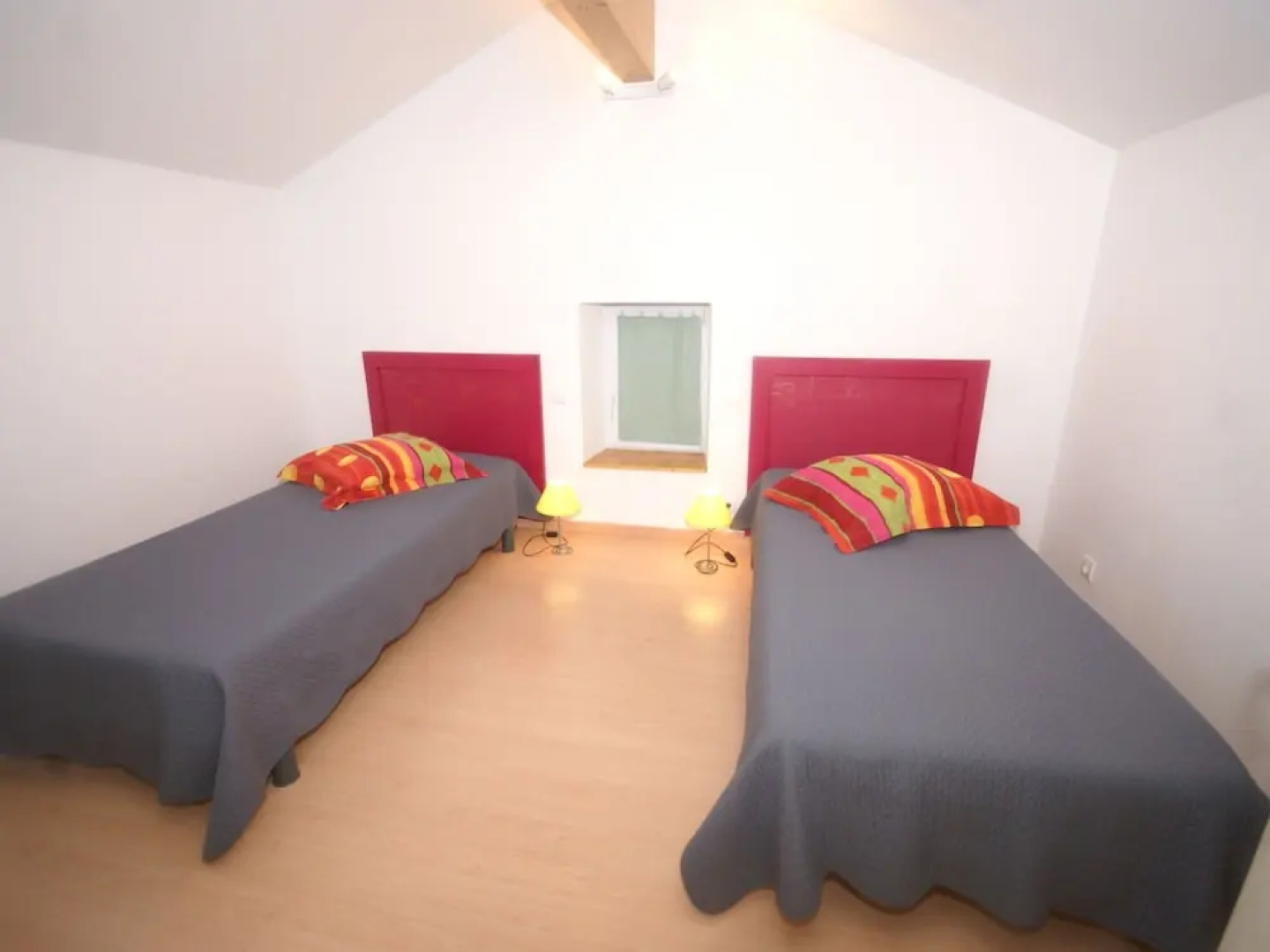 Cozy Holiday Home in Uzer with Swimming Pool